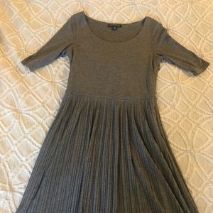 Banana republic pleated dress